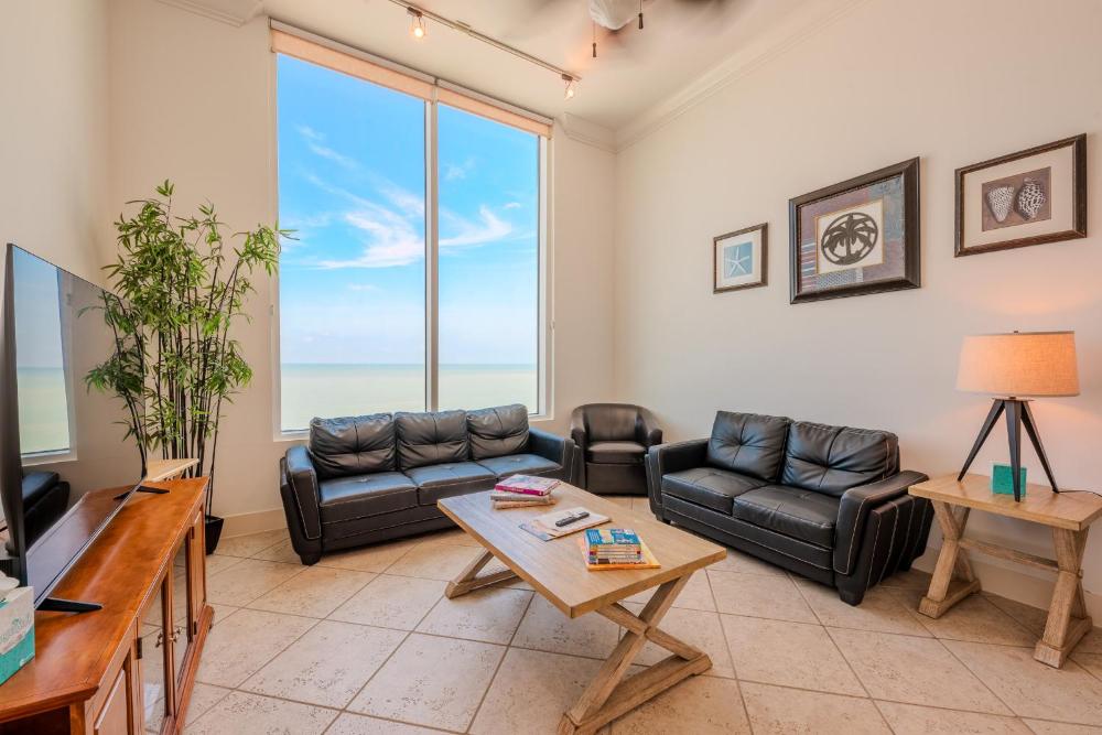 1901 Sapphire Beachfront 3 Bedroom Condo